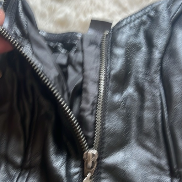 H+M faux strapless Leather corset mini dress with front zipper. - Picture 5 of 5